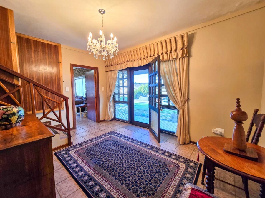 5 Bedroom Property for Sale in Stilbaai Wes Western Cape
